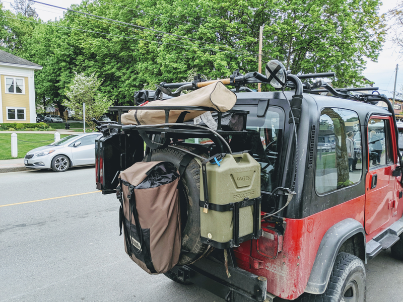Illustration for article titled DOTS: Fort Langley Jeeps